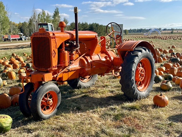 orange allis chalmers tractor